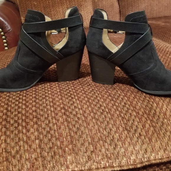QUPID Ankle Boots - Picture 3 of 4